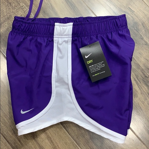 NIKE Women’s running shorts with Dri-Fit Technolog - Picture 7 of 15